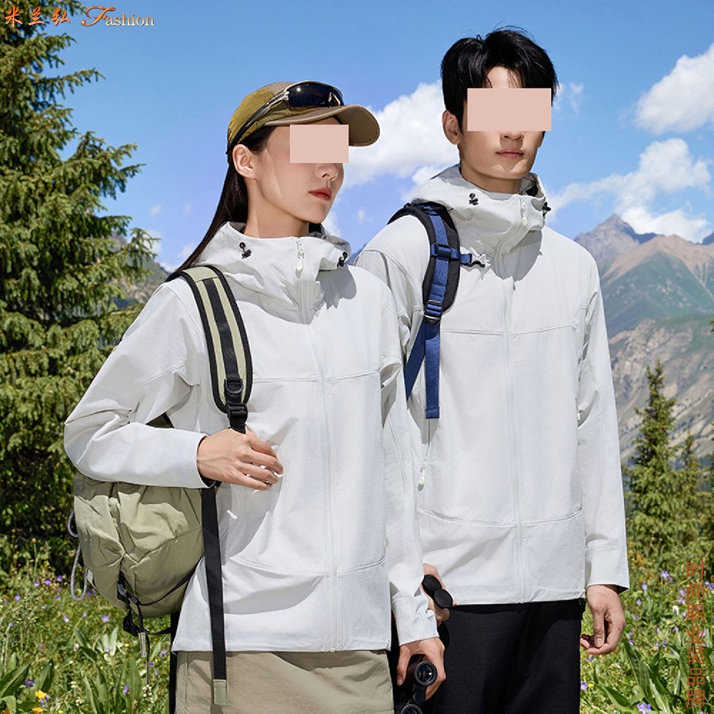 山东户外冲锋衣推荐:男女款透气防水外套|登山露营耐磨冲锋衣