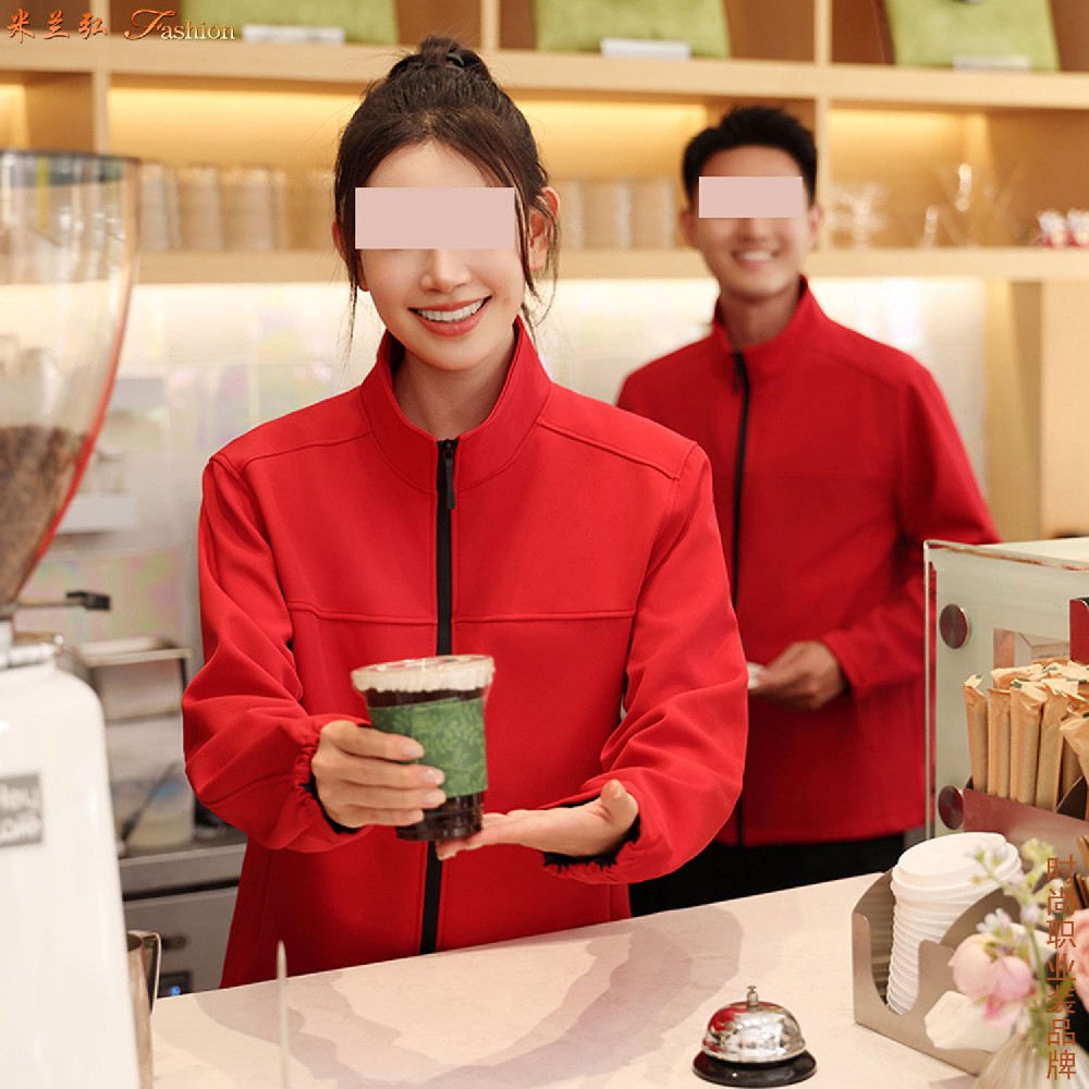 山东靠谱三合一冲锋衣厂家:透气耐磨面料 批量定制价格优惠