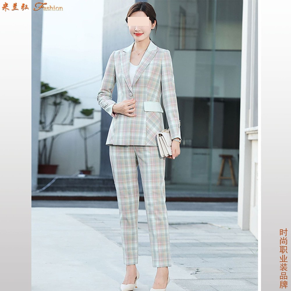 青年职业装穿搭图片,街拍职业装穿搭图片