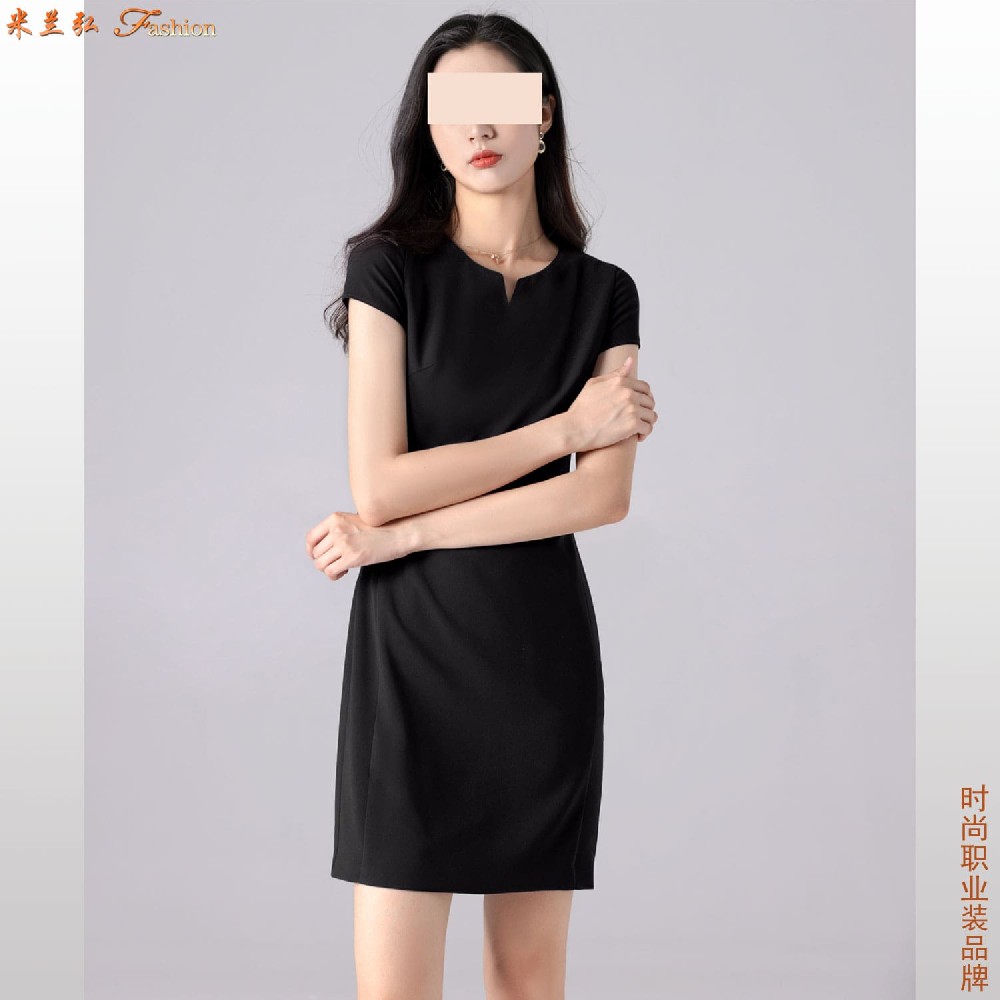 /static/upload/image/zhiyezhuangSPlyq/珠宝店女店员着装图片w.jpg