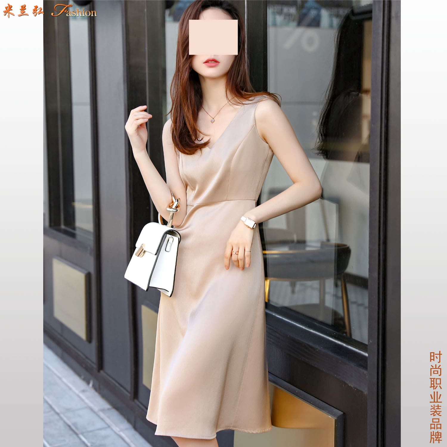 /static/upload/image/zhiyezhuangSPlyq/黄金柜台销售工作服订制q.jpg